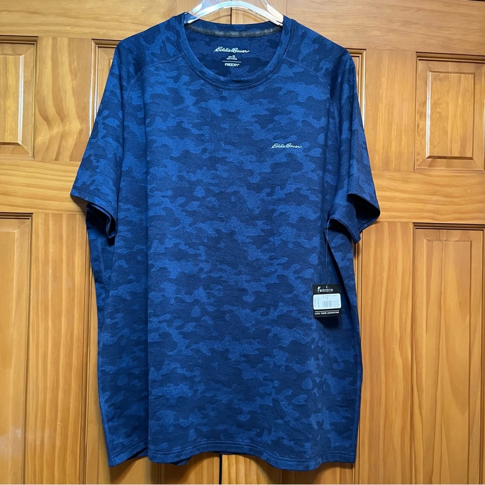 Eddie Bauer FreeDry Blue Camo Short Sleeve Tee Shirt Size XL NWT